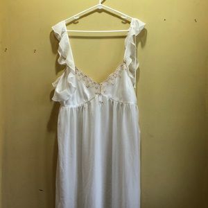 Linea Donatella Empress Style Nightgown